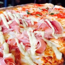 A deliciosa pizza do restaurante Numero 28 - Española Way - Miami